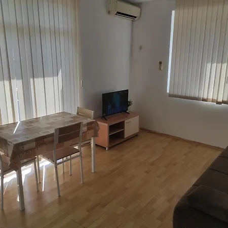 Kirovi Apartamento *