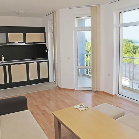 Kirovi Apartamento *