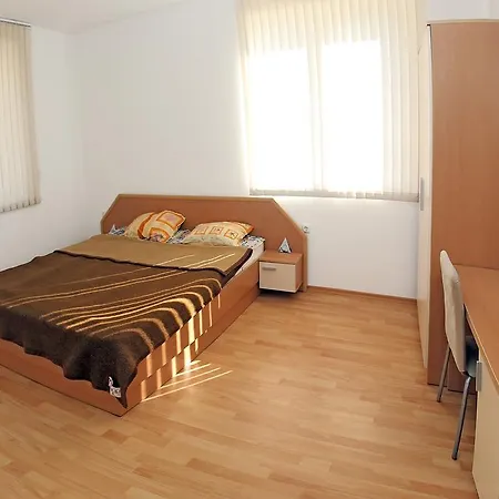 Apartamento Kirovi Primorsko